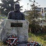 Busti i Dëshmorit Hasan Hajdini - Fushë Kosovë
