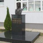 Busti i Dëshmorit Abedin Bujupi - Arllat, Drenas