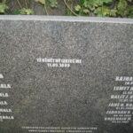 Pllakë Përkujtimore e Dëshmorëve dhe Martirëve- Izbicë, Skenderaj