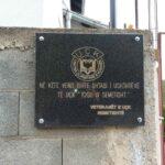 Pllakë Përkujtiomre Shtabi i Ushtarëve të UÇK-së TOGU IV Semetisht, Suharekë