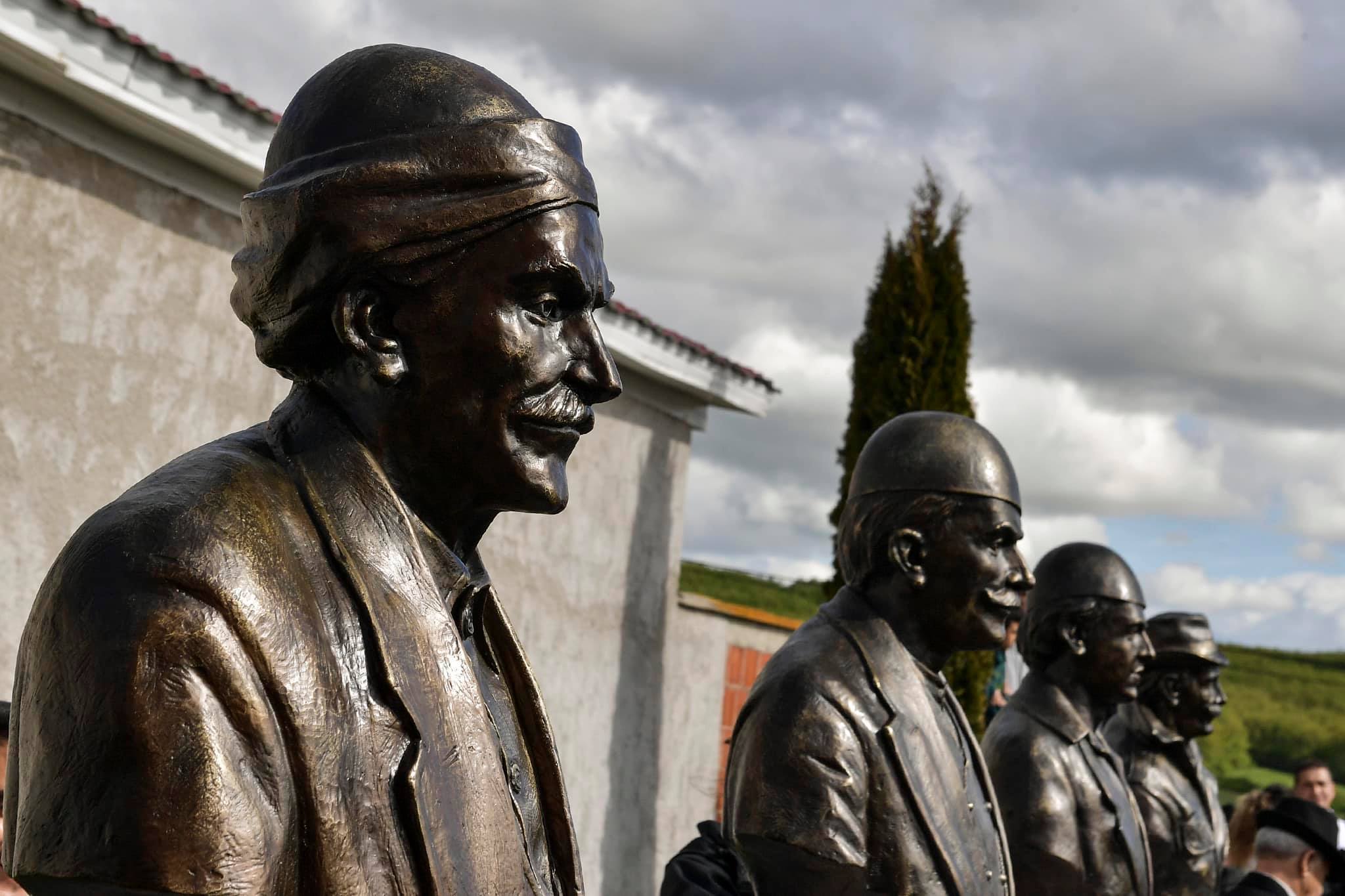Ceremonia Solemne e Zbulimit të Busteve të Heronjve Emin Lati, Nebih, Tahir dhe Beqir Meha.