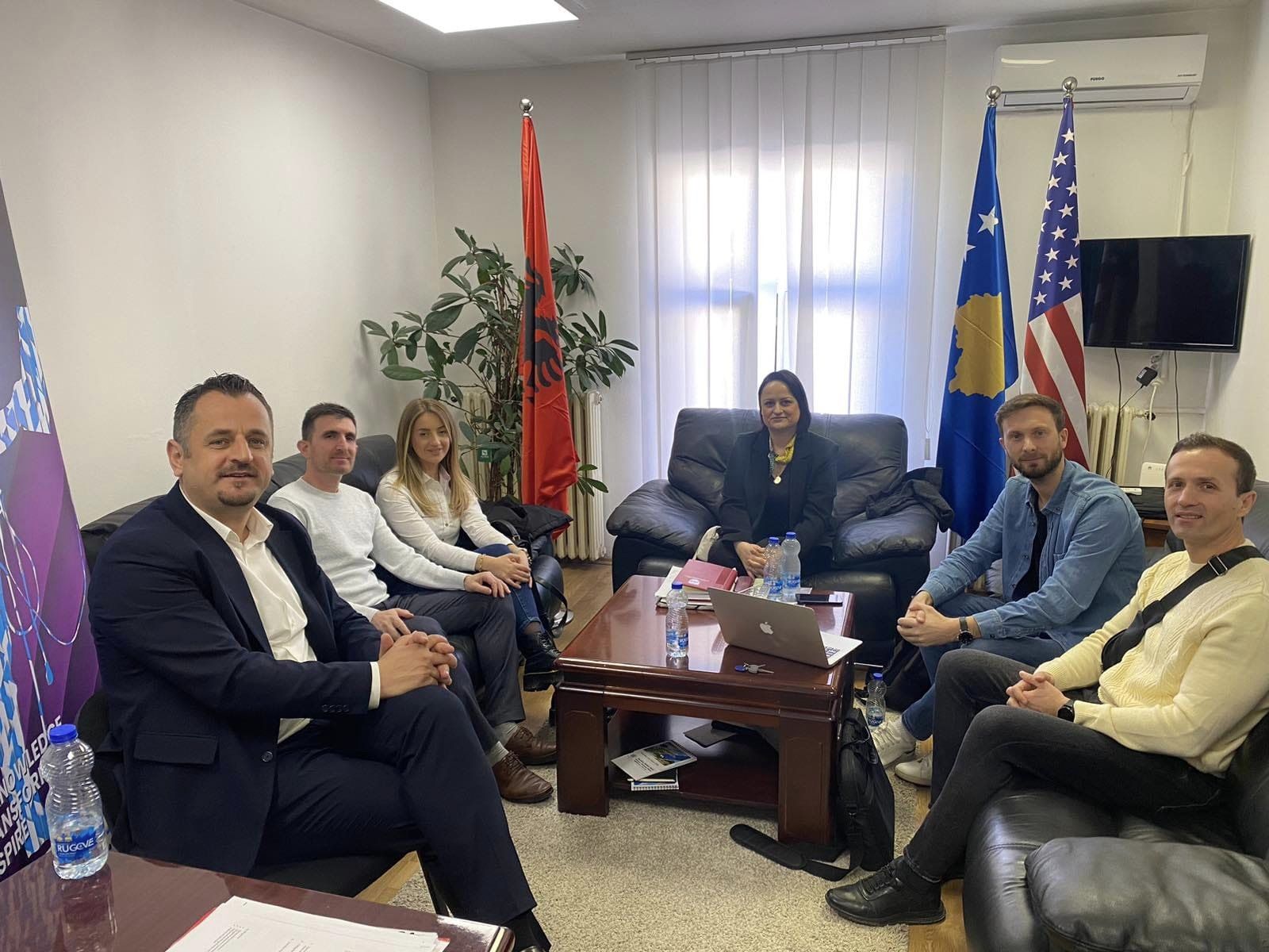 Takimi në lidhje me digjitalizimin e memorialeve me përfaqësuesit e Bambus Group dhe Drejtoreshën e Departamentit të Trashëgimisë Kulturore znj. Merita Augustini Nrecaj