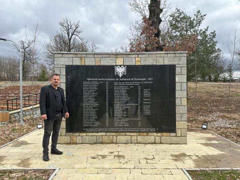 Drejtori Imer Hakaj viziton Kompleksin Memorial në Jabllanicë