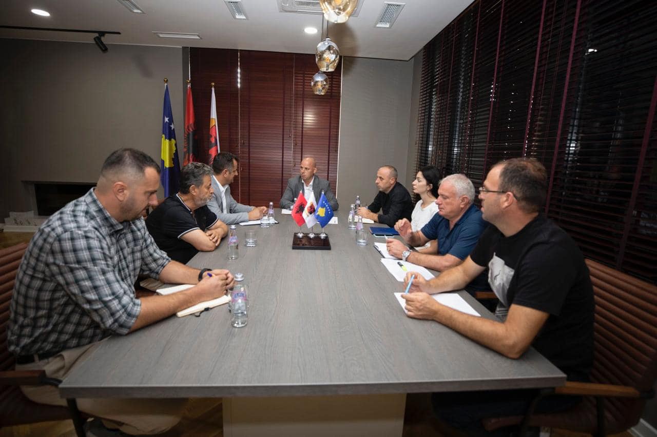 Drejtori ekzekutiv Imer Hakaj së bashku me stafin e AMMKM-së, u mirëpriten nga Kryetari i Komunës së Drenasit(Gllogoc) z. Ramiz Lladrovci