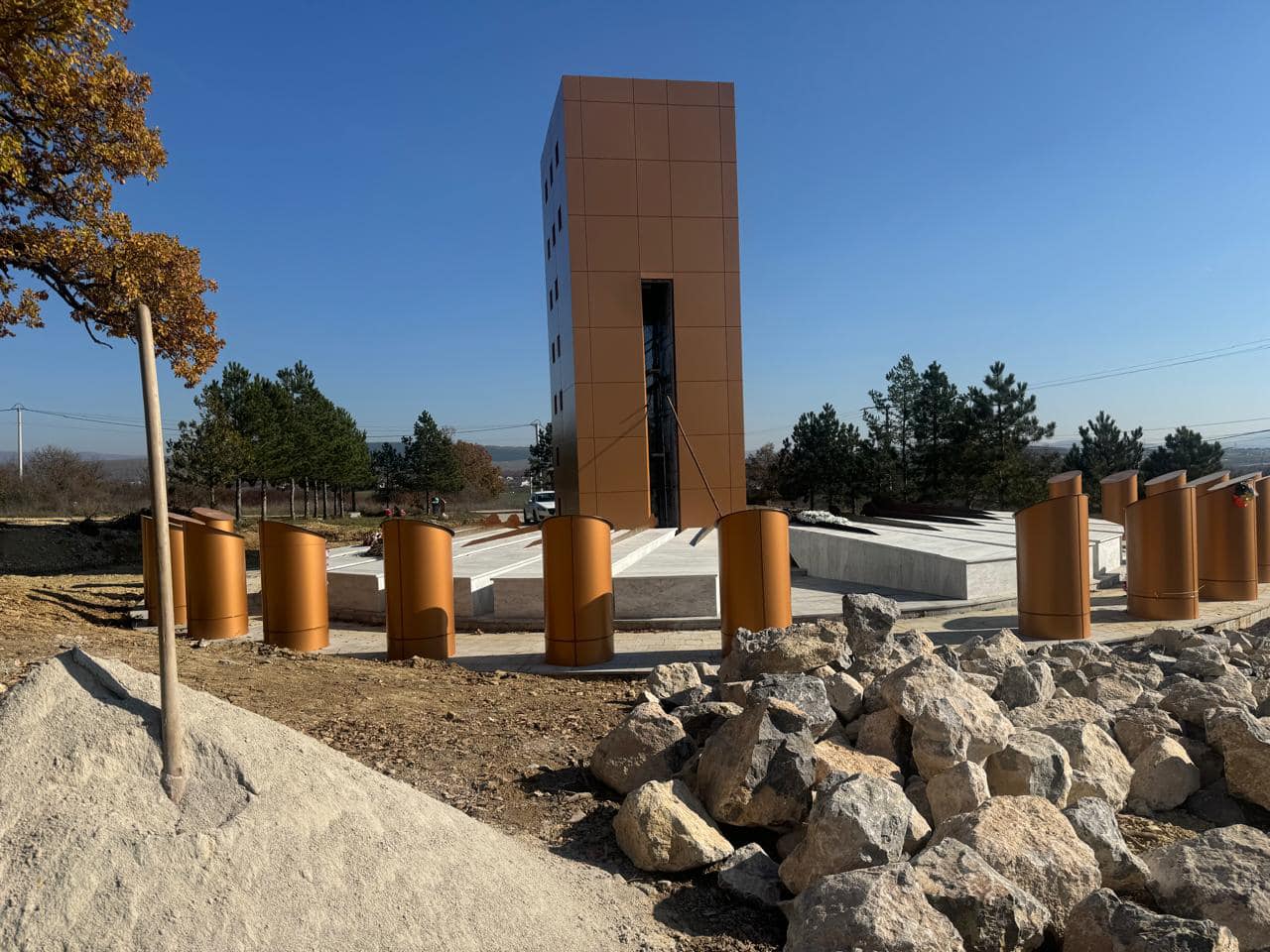 Vizitë Inspektuese e Drejtorit të AMMKM-së, Imer Hakaj, në Projektet për Përjetësimin e Kujtimit të Dëshmorëve të Kosovës