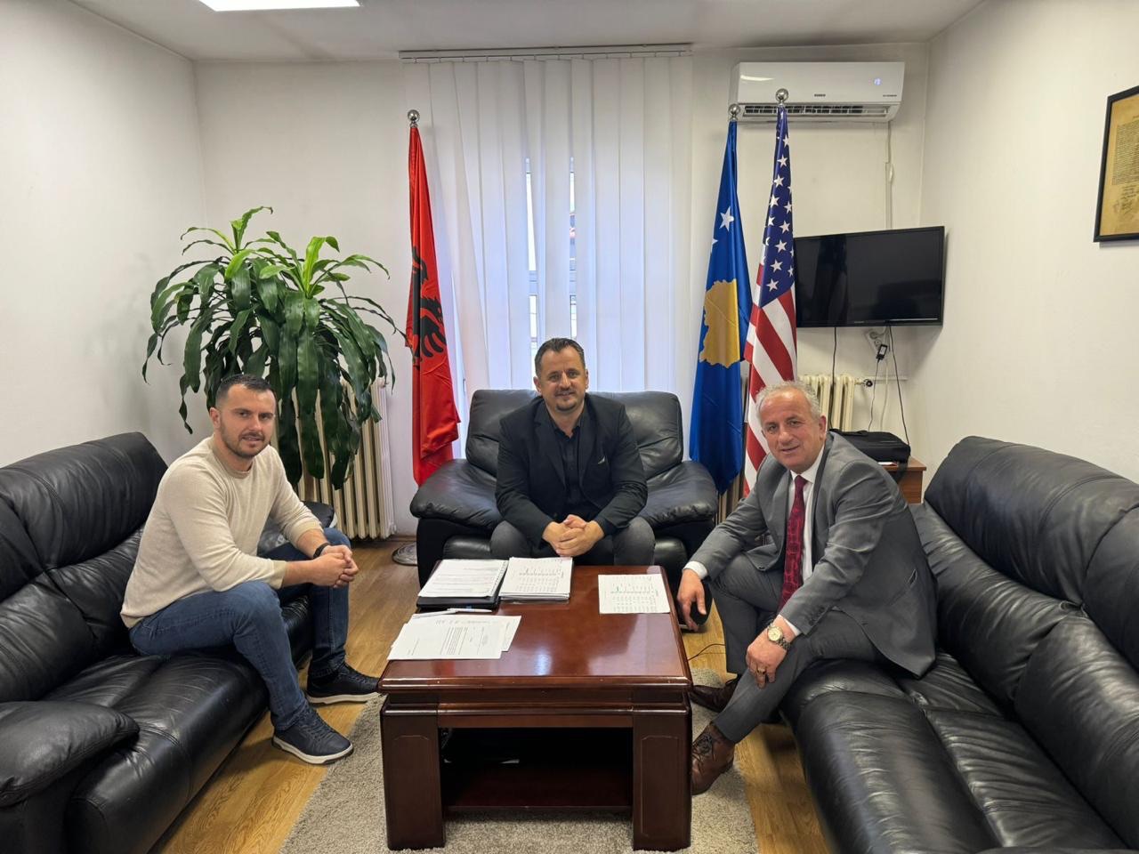 Agjencia për Menaxhimin e Munumenteve dhe Komplekseve Memoriale në bashkëpunim institucional me Komunat e Republikës së Kosovës.