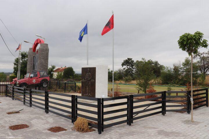 Ndërtimi i pllakës për Heroin “Hoxhë Avdyl Krasniqi” në Vojnik- Skënderaj