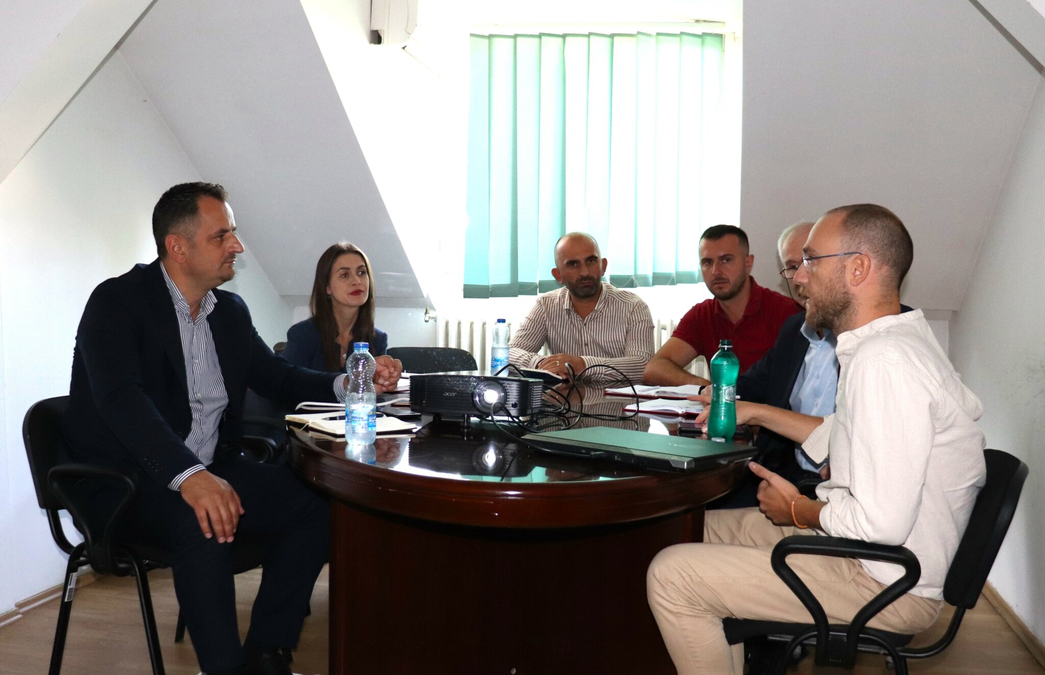 Drejtori i AMMKM-së z. Hakaj, pret në takim artistin e mirënjohur z.Ilir Blakçori