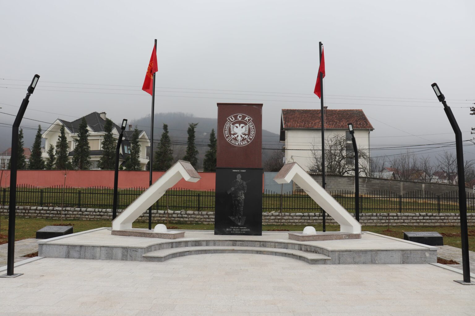 Ndërhyrjet emergjente në lapidarin e dëshmorit Sejdi Sejdiu në Nerodime – Ferizaj